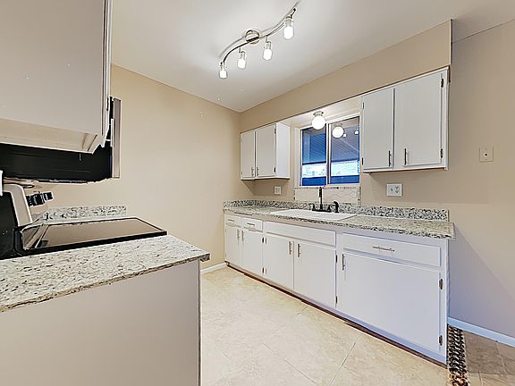 5th image of 10310 W Deanne Dr
