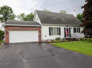 1 Fawn Ridge Trl, Morrisonville, NY 12962