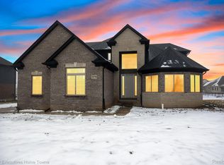 35770 Addison Dr, New Baltimore, MI 48047