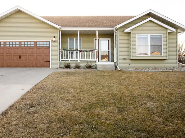 1012 13th Ave SW, Jamestown, ND 58401