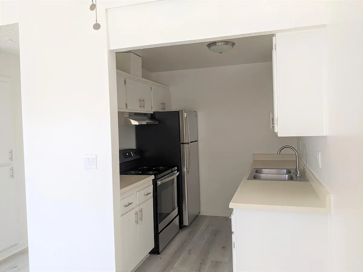 Building Photo - 350 S Steckel Dr #13