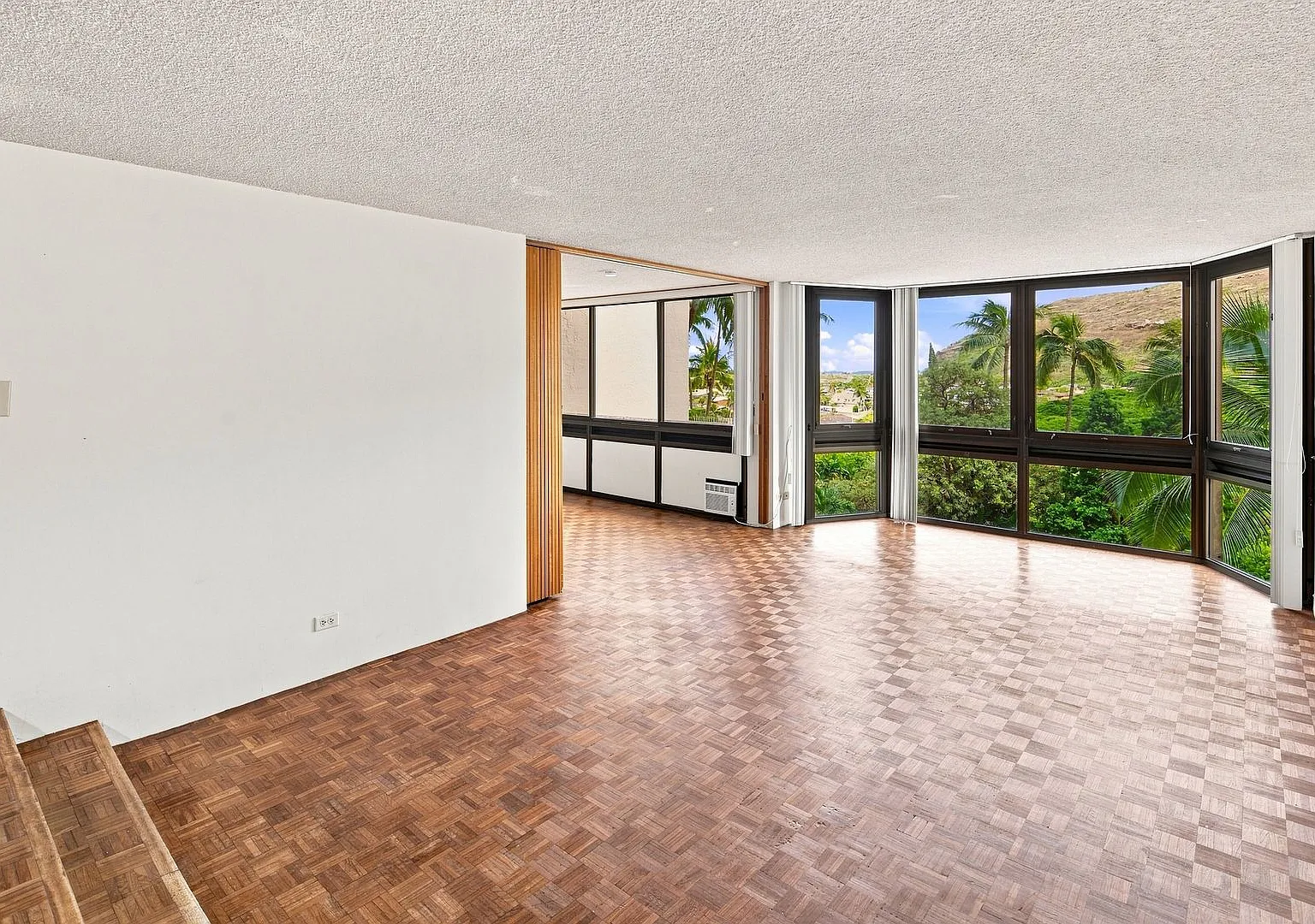 Mauna Luan - 2 Bedroom, 2 Bathroom, 2 Parking — Photo 2