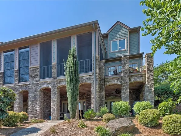 315 Blue Water Way, West Union, SC 29696