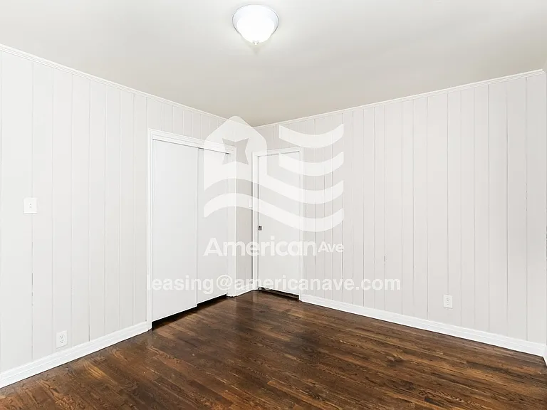 61171_007_main_bedroom_8.jpg