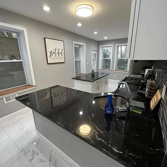 2057 N Franklin St — Photo 30