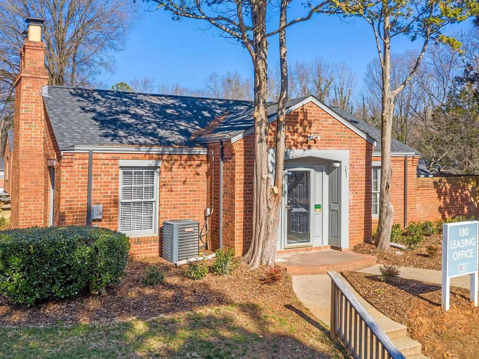 Park Fairfax Apartments — Photo 4