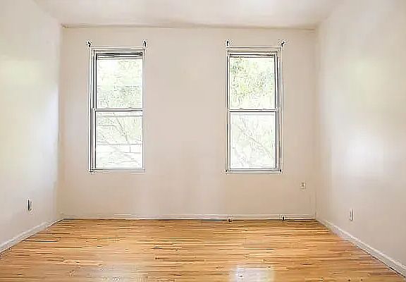 4th image of 107 Troutman St #3RR
