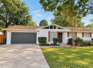 8590 Greenbrook Pkwy, Southaven, MS 38671