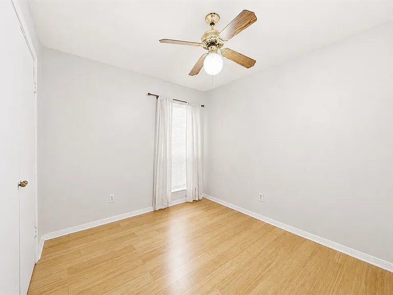 7518 Alcomita Dr — Photo 16