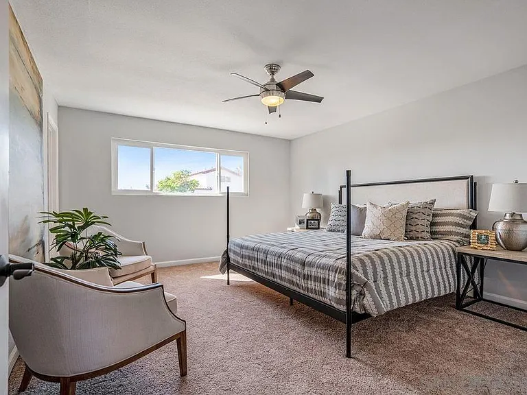 1136 East Ln — Photo 3