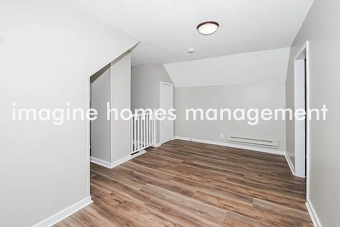 3944 Van Nest Ave — Photo 11