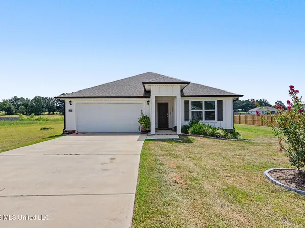 133 Mulberry Dr, Lucedale, MS 39452