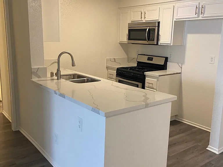 Victory Apartments — Photo 3