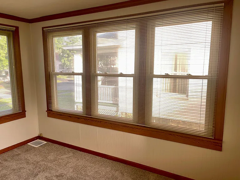 423 Summit St — Photo 3