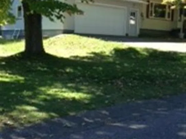 2053 Center St, Marquette, MI 49855