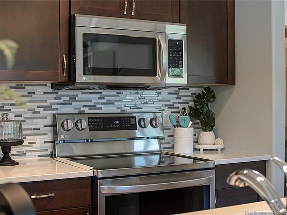 5th image of 130 Arlington Cres #24