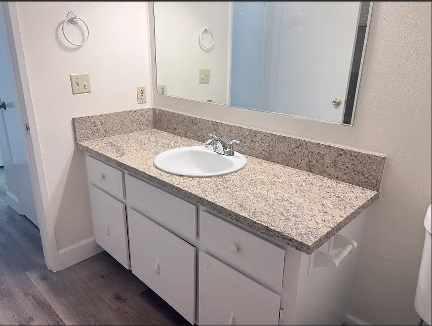 27226 San Jose Avenue - 1 — Photo 4