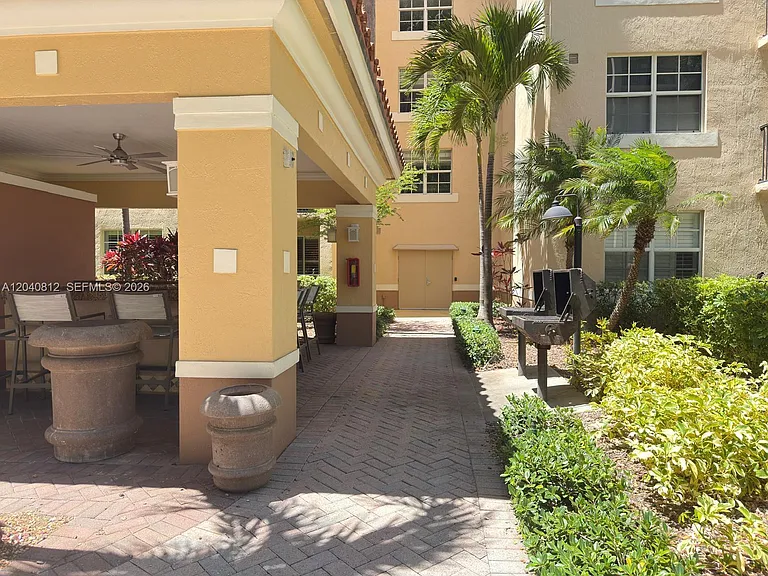 1801 N Flagler Dr #634 — Photo 41