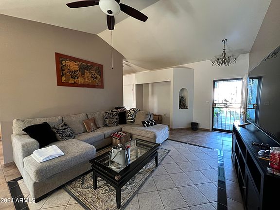 3rd image of 8717 W CAMBRIDGE Avenue