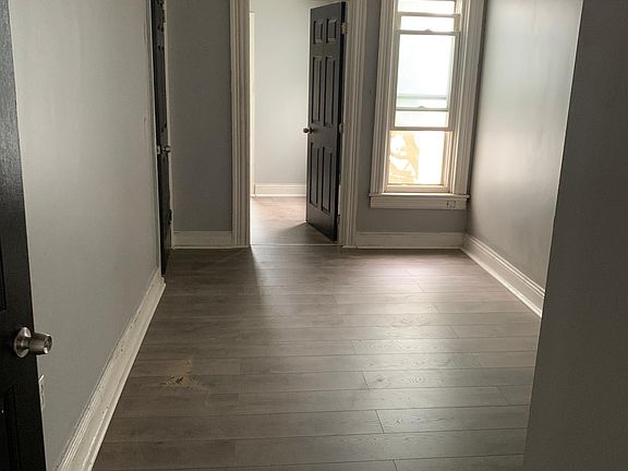 2nd Bedroom (walk threw)