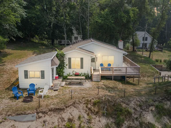 7005 N Old Channel Trl, Montague, MI 49437