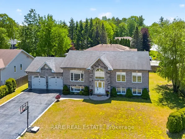 4 Fatima Ct, Wasaga Beach, ON L9Z 1K9