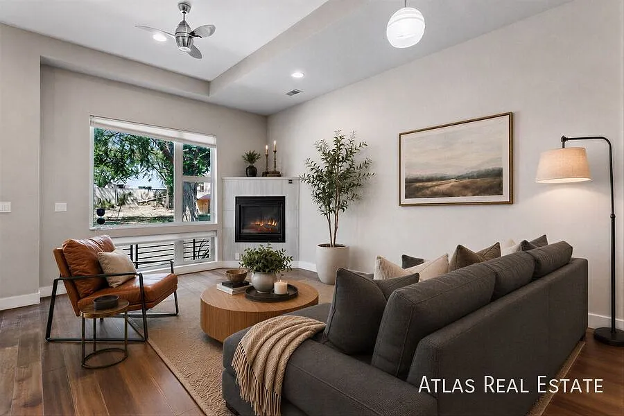 Modern Park Hill Townhome with Private Rooftop — Photo 2