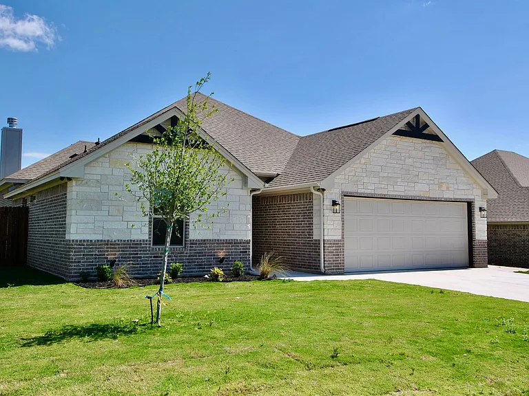 3002 Promenade Dr — Photo 3