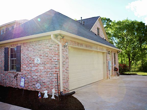4th image of 469 Hallmark Dr