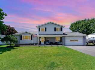 64 Ann Marie Dr, Rochester, NY 14606