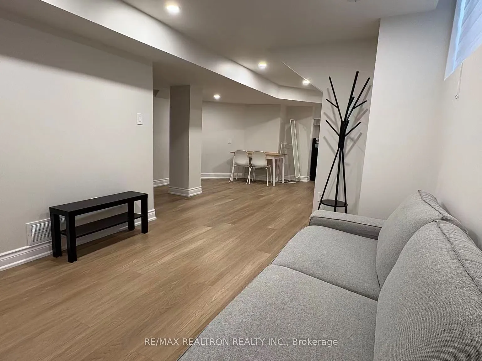 2 bed, $1,800 — Photo 2