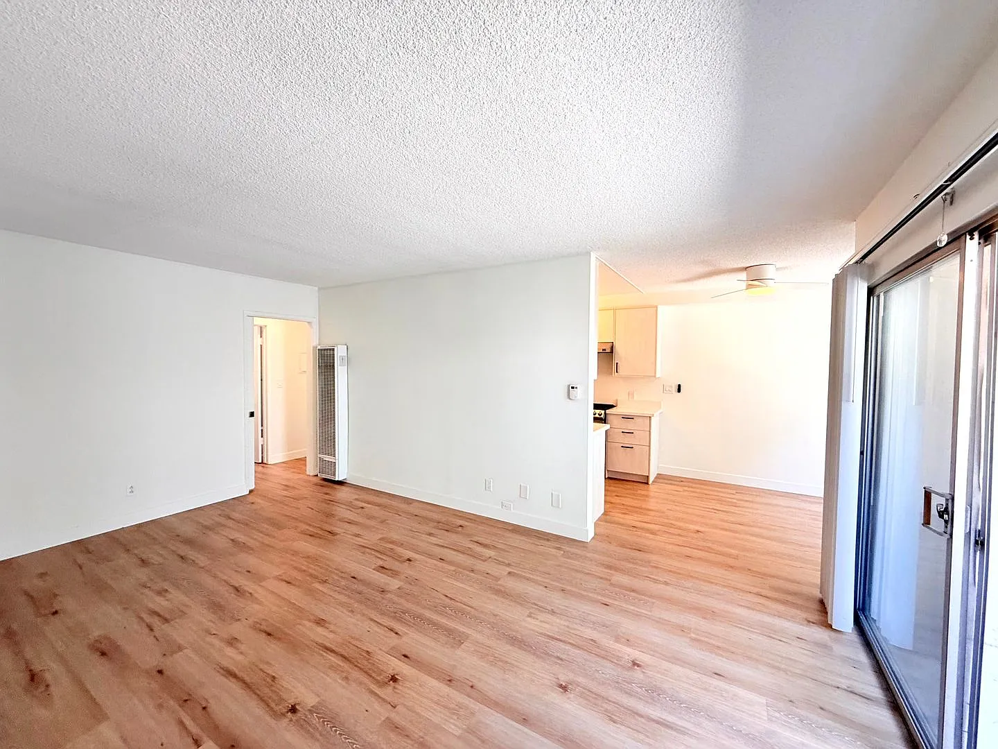 119 - 121 N Hillcrest Blvd — Photo 4