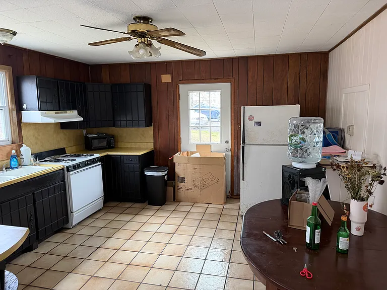 28 N Chestnut St — Photo 5