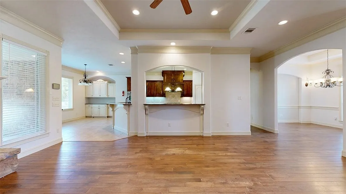 4 bed, 3.5 bath, 3252 sqft, $3,400 — Photo 3