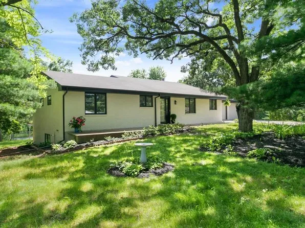 5731 Auto Club Rd, Bloomington, MN 55437