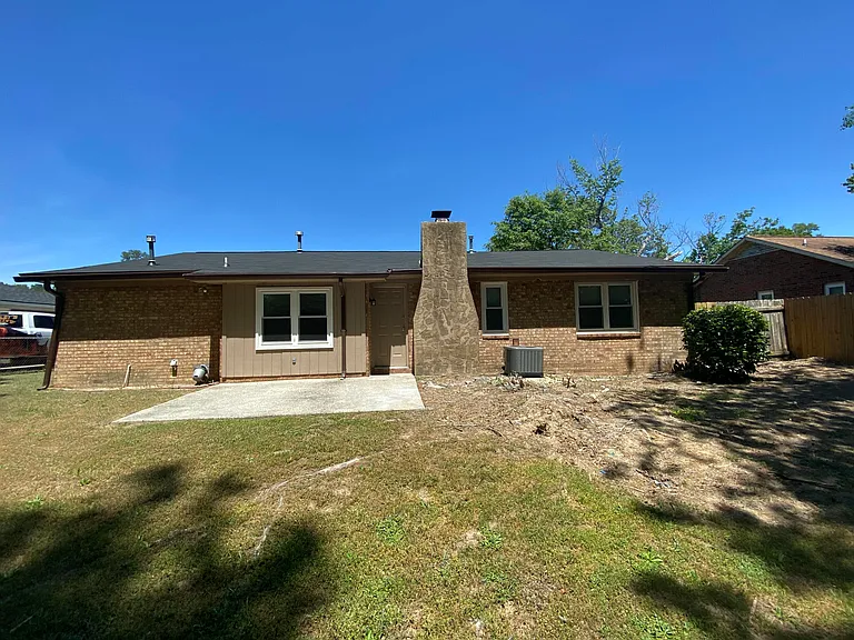 4532 Hillside Dr — Photo 15