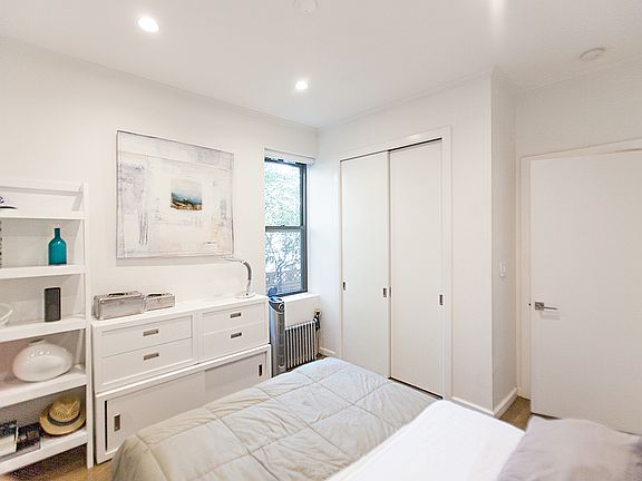 2nd image of 21 Butler Pl APT 1C