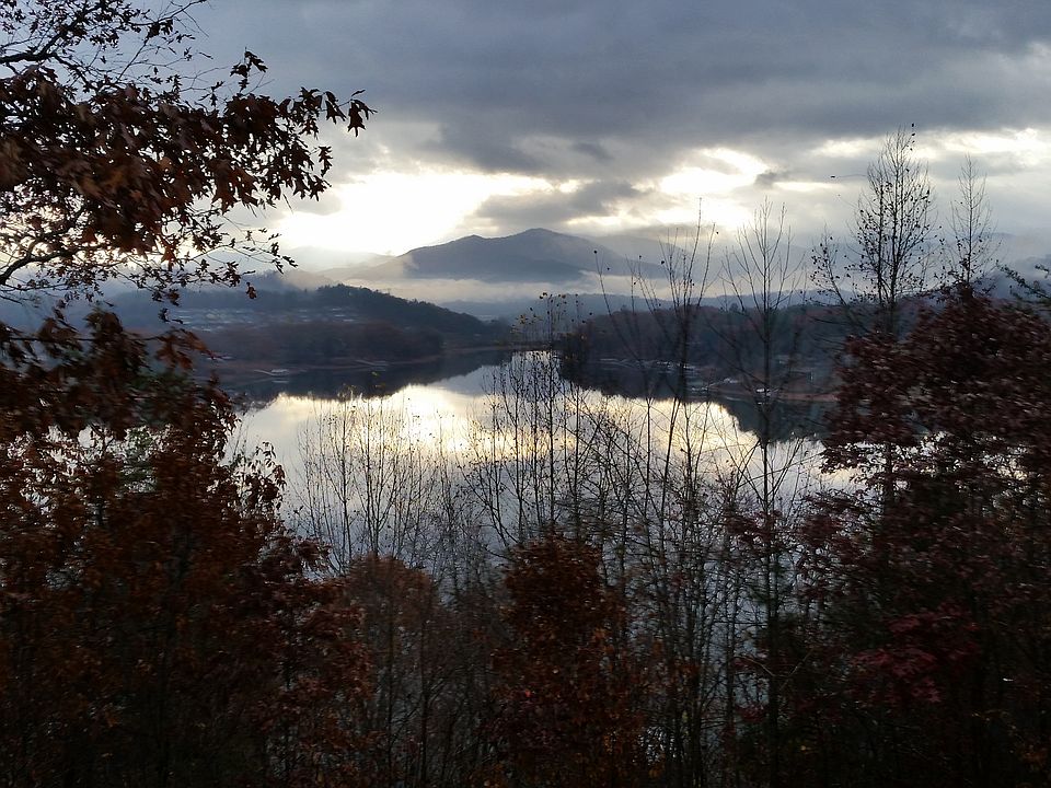 2nd image of 990 Vista Rd