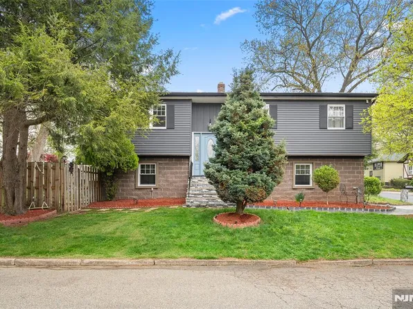 84 Westwood Blvd, Westwood, NJ 07675