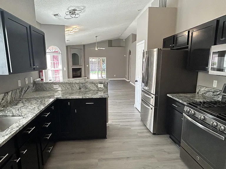 7224 Boxwood Ave NE — Photo 8