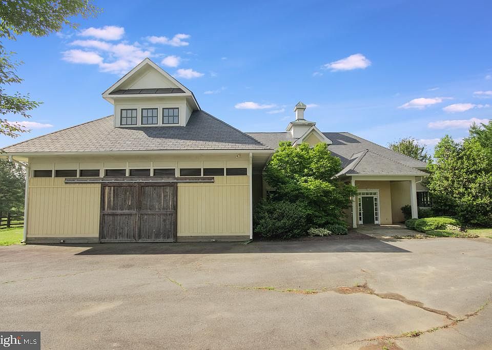 1st image of 38799 Chelten Ln