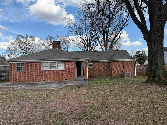 3rd image of 3065 Earnett St