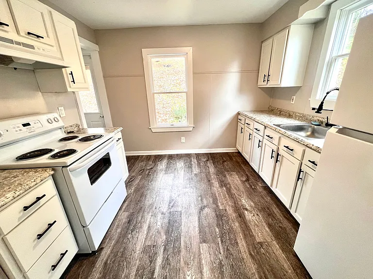 1620 Polk St — Photo 12