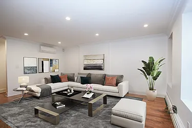 Rented by R New York