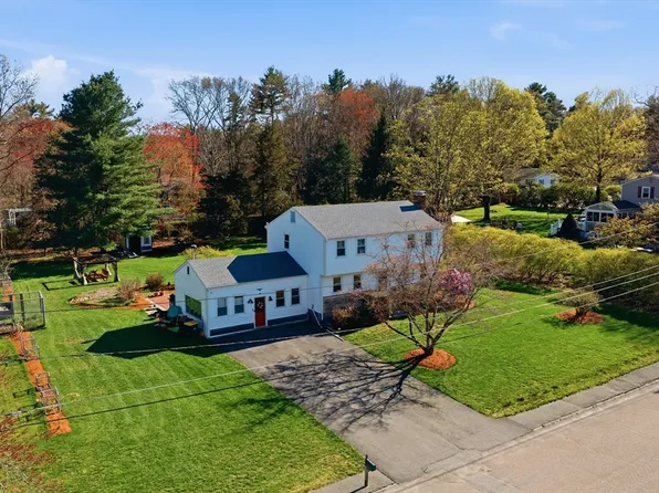 3 Beach St, Norton, MA 02766