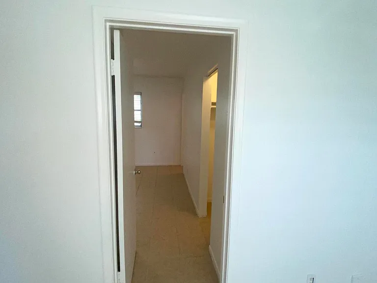 221 SE 3rd Ave #6 — Photo 7