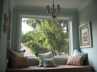 1129 Scott Dr, Valley Stream, NY 11580