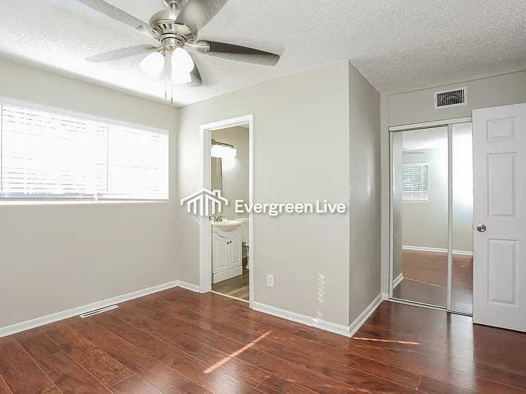 2243 Thiervy Dr — Photo 15