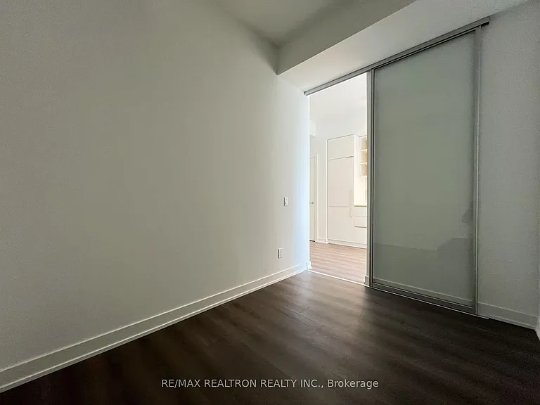 8 Wellesley St W #3202 — Photo 12