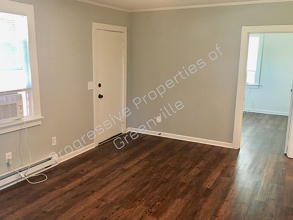 2nd image of 806 2nd Ave